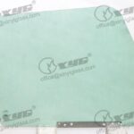 LH FRONT DOOR GLASS GREEN 2H W/O VENT